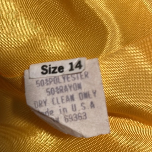 Ladies looks like linen- 50polyester 50 rayon jacket - Picture 6 of 6
